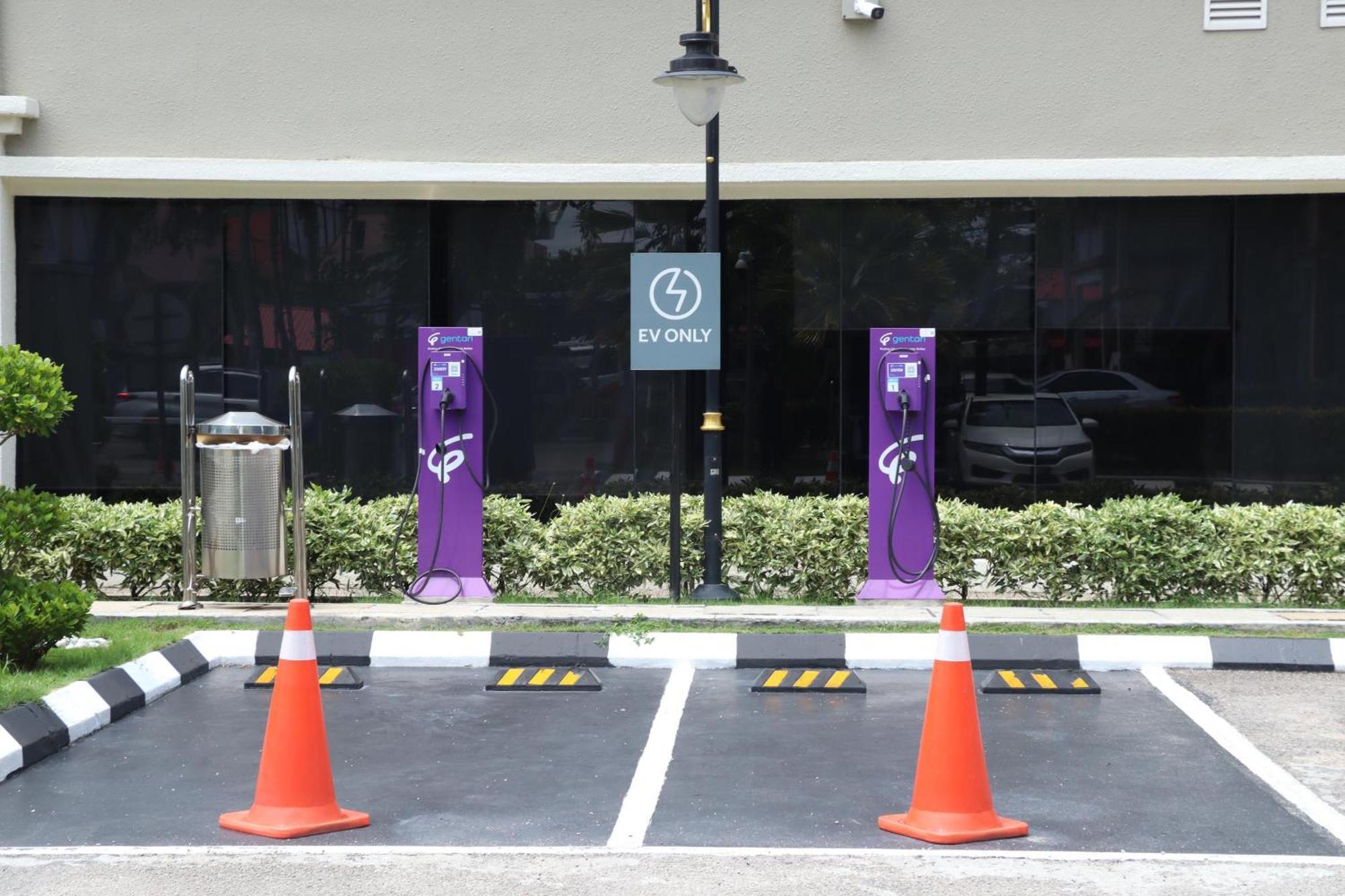 哥打巴鲁佩尔达纳酒店 外观 照片